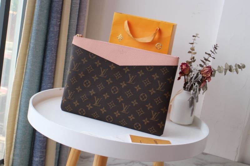 Louis Vuitton Clutch Bags